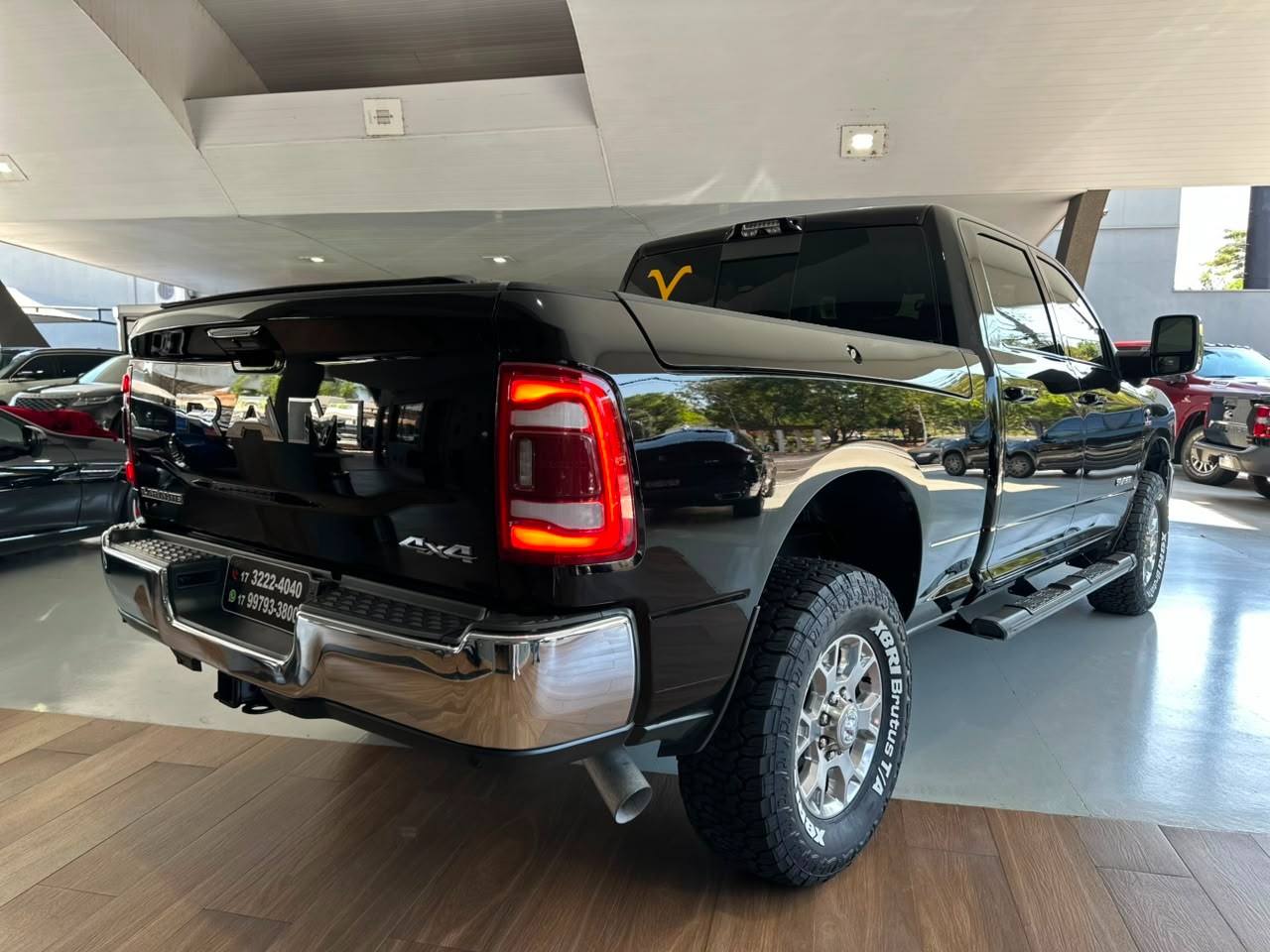 RAM 2500 6.7 I6 24V SLT CABINE DUPLA TURBO DIESEL LARAMIE 4X4 AUTOMÁTICO