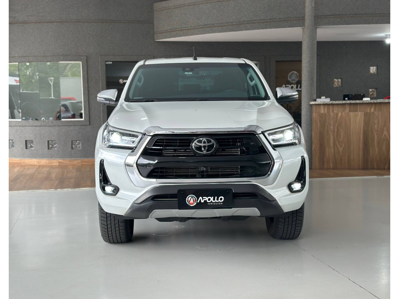 TOYOTA Hilux Caminhonete 2.8 16V SRX 4X4 TURBO DIESEL CABINE DUPLA AUTOMÁTICO