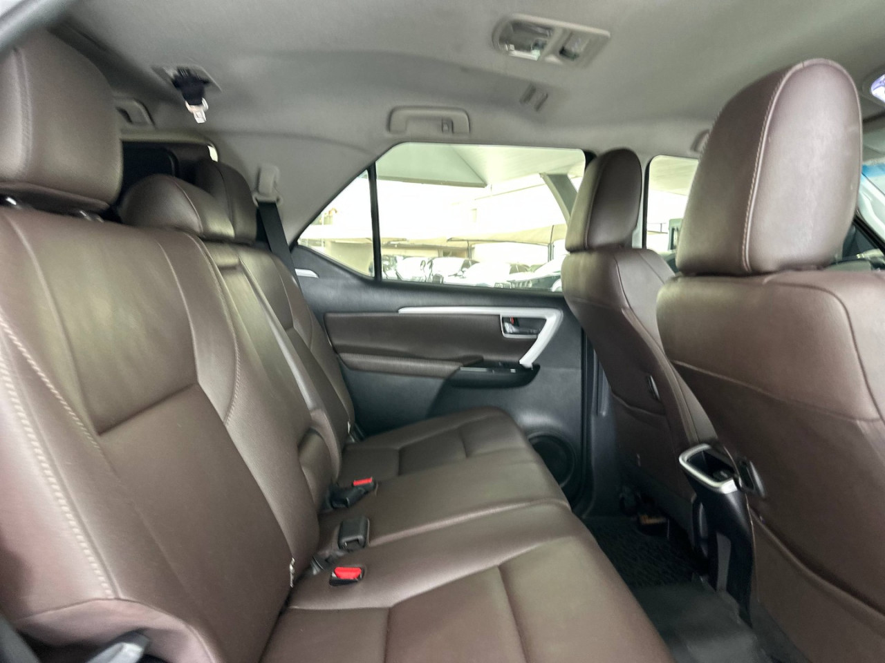 TOYOTA Hilux SW4 2.8 16V 4P SRX 4X4 7 LUGARES TURBO DIESEL AUTOMÁTICO