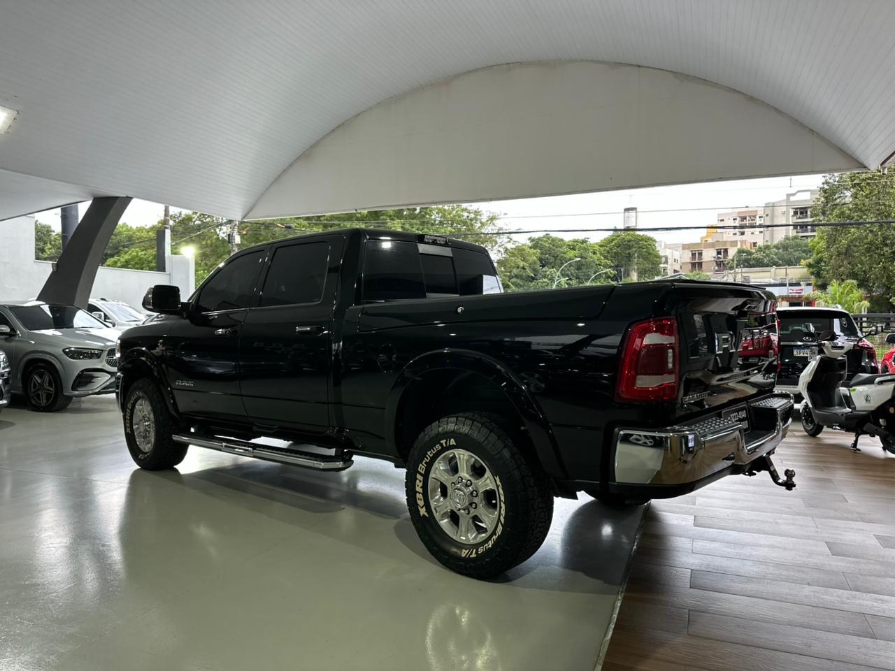 RAM 2500 6.7 I6 24V SLT CABINE DUPLA TURBO DIESEL LARAMIE 4X4 AUTOMÁTICO