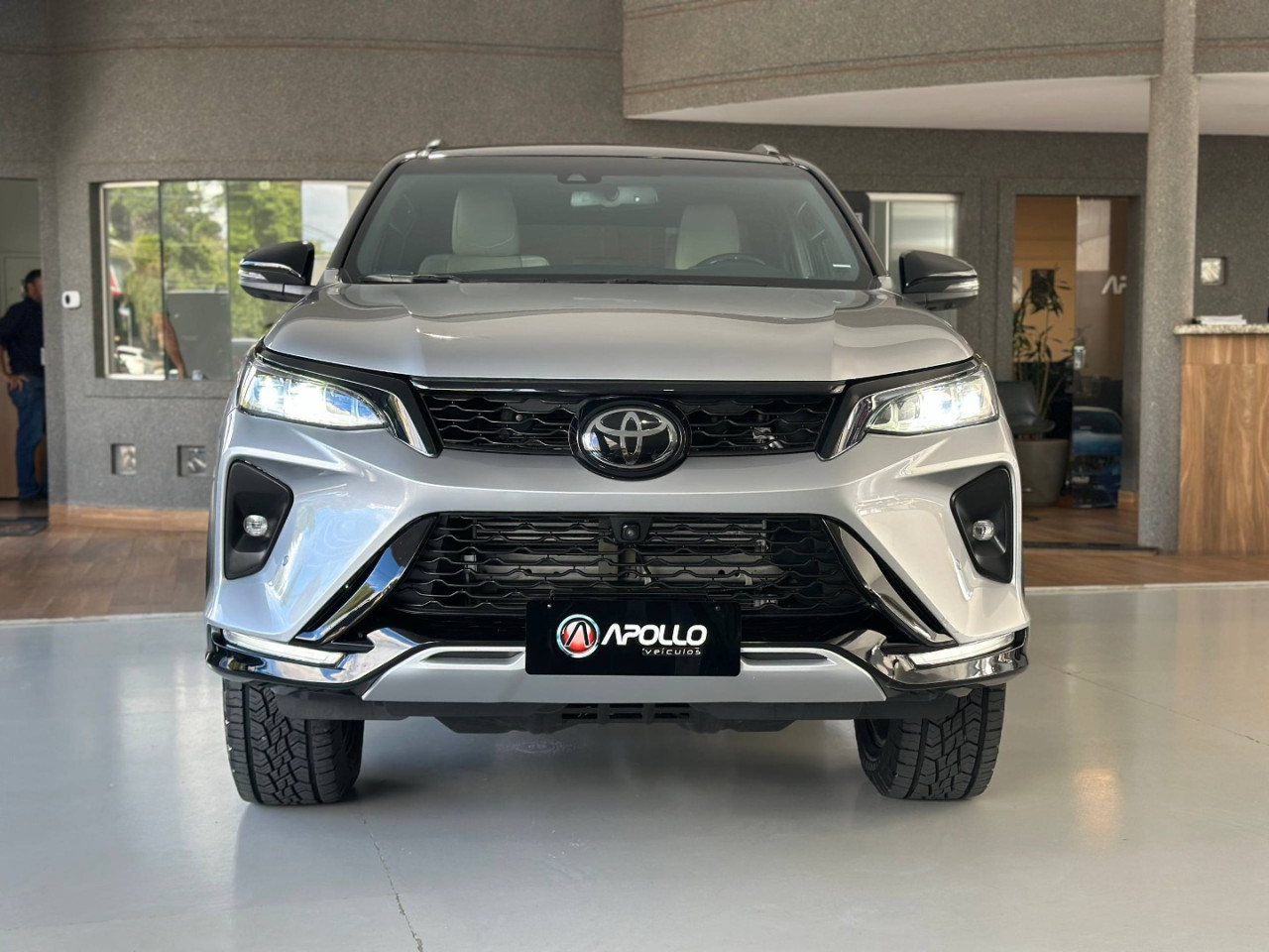 TOYOTA Hilux SW4 2.8 4P SRX 4X4 DIAMOND 7 LUGARES TURBO DIESEL AUTOMÁTICO