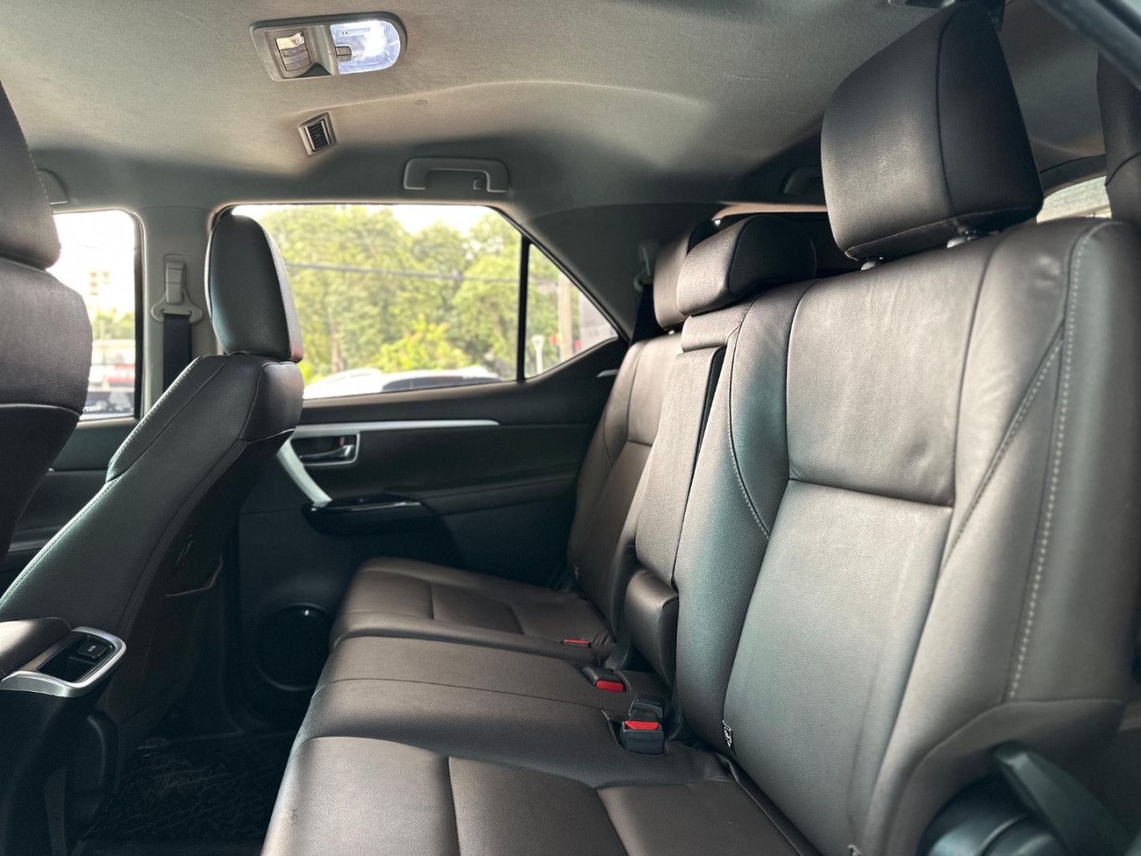 TOYOTA Hilux SW4 2.8 4P SRX 4X4 TURBO DIESEL AUTOMÁTICO