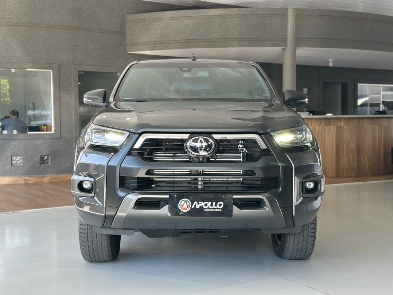 TOYOTA Hilux Caminhonete 2.8 16V SRX CONQUEST 4X4 TURBO DIESEL CABINE DUPLA AUTOMÁTICO