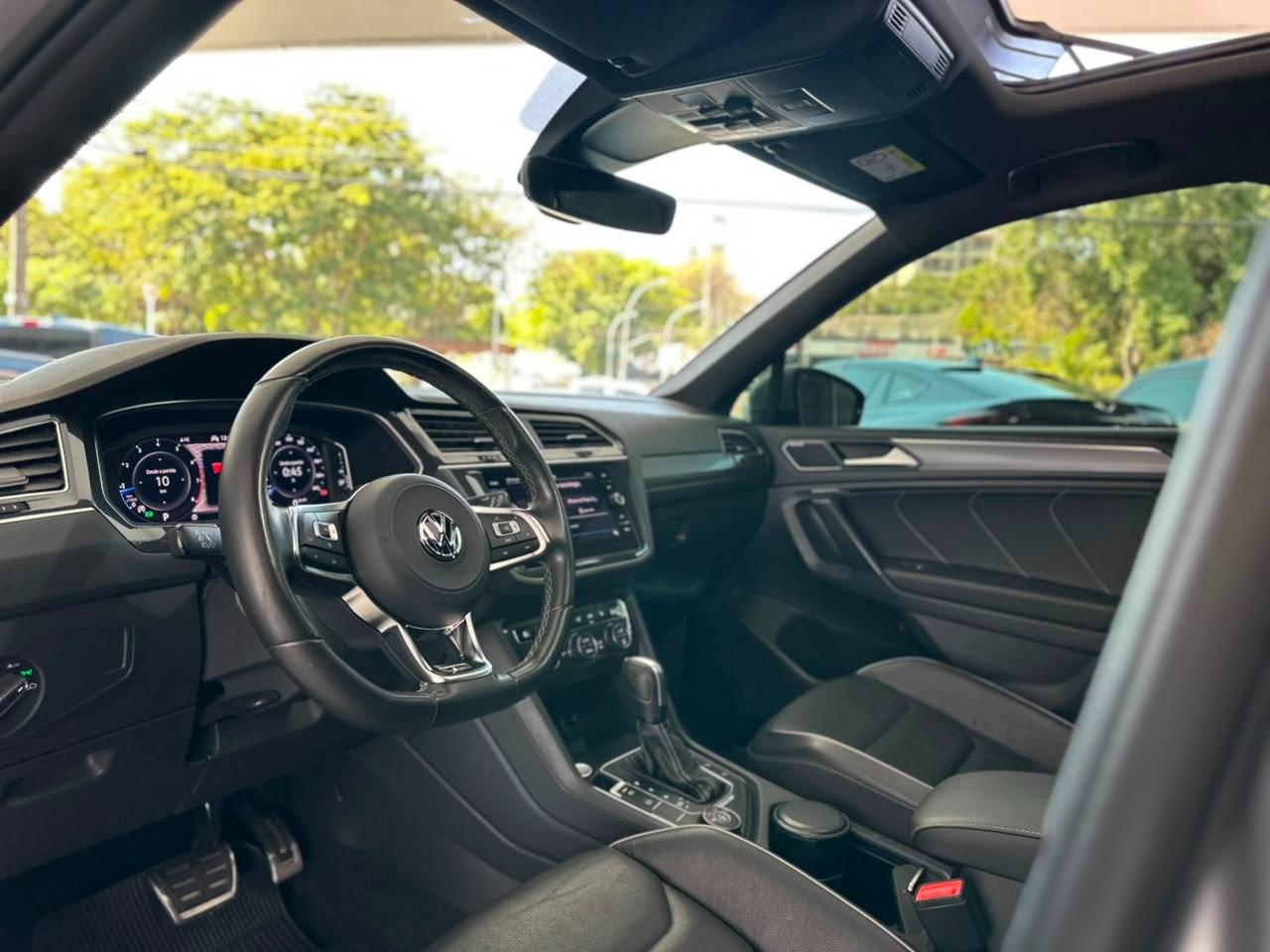 VOLKSWAGEN Tiguan 2.0 16V 4P TSI 300 TURBO R-LINE AUTOMÁTICO