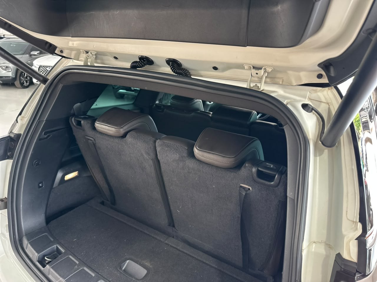 JEEP Commander 2.0 16V 4P TD380 OVERLAND 4X4 TURBO DIESEL AUTOMÁTICO AT9