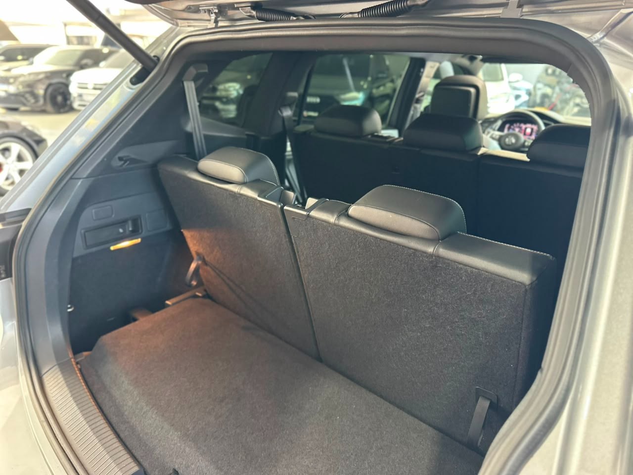 VOLKSWAGEN Tiguan 2.0 16V 4P TSI 300 TURBO R-LINE AUTOMÁTICO