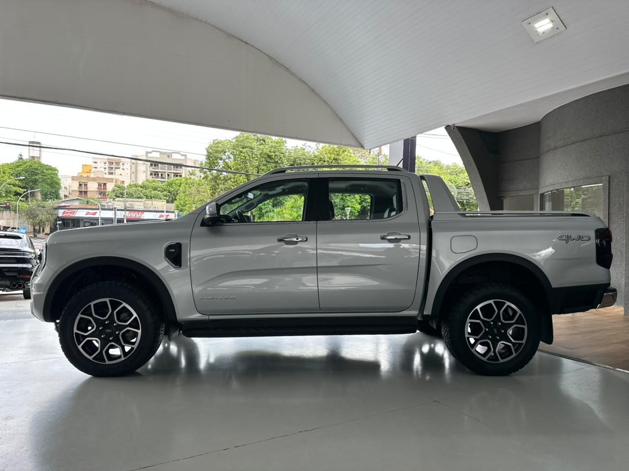 FORD Ranger 3.0 V6 4X4 LIMITED PLUS TURBO DIESEL CABINE DUPLA AUTOMÁTICO