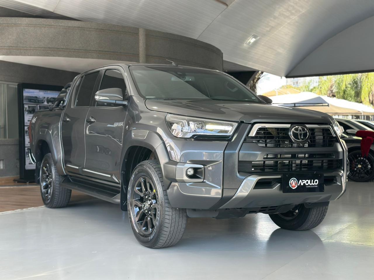 TOYOTA Hilux Caminhonete 2.8 16V SRX CONQUEST 4X4 TURBO DIESEL CABINE DUPLA AUTOMÁTICO