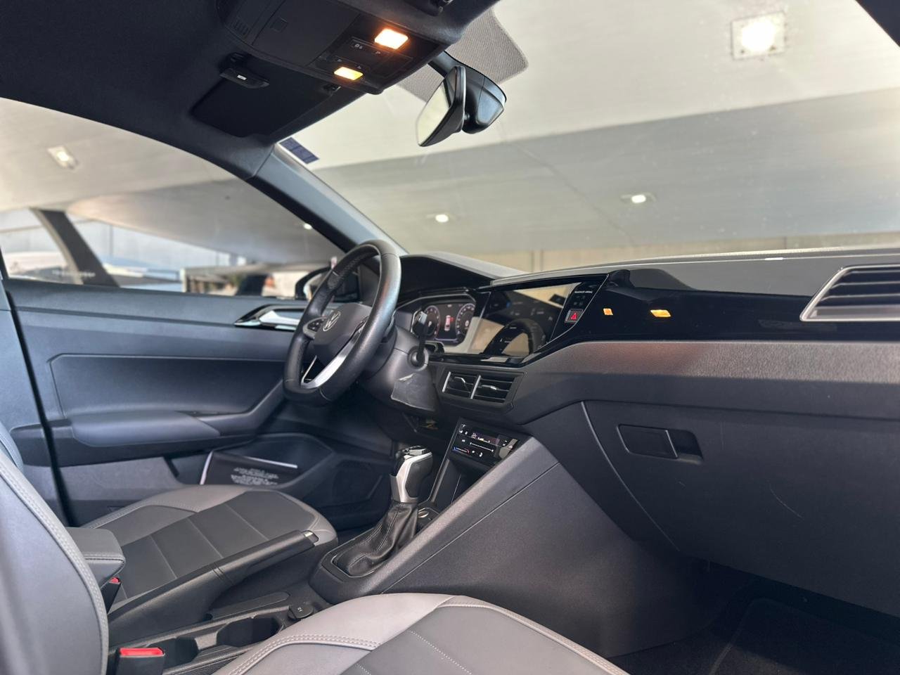 VOLKSWAGEN Nivus 1.0 4P FLEX 200 TSI HIGHLINE TURBO AUTOMÁTICO