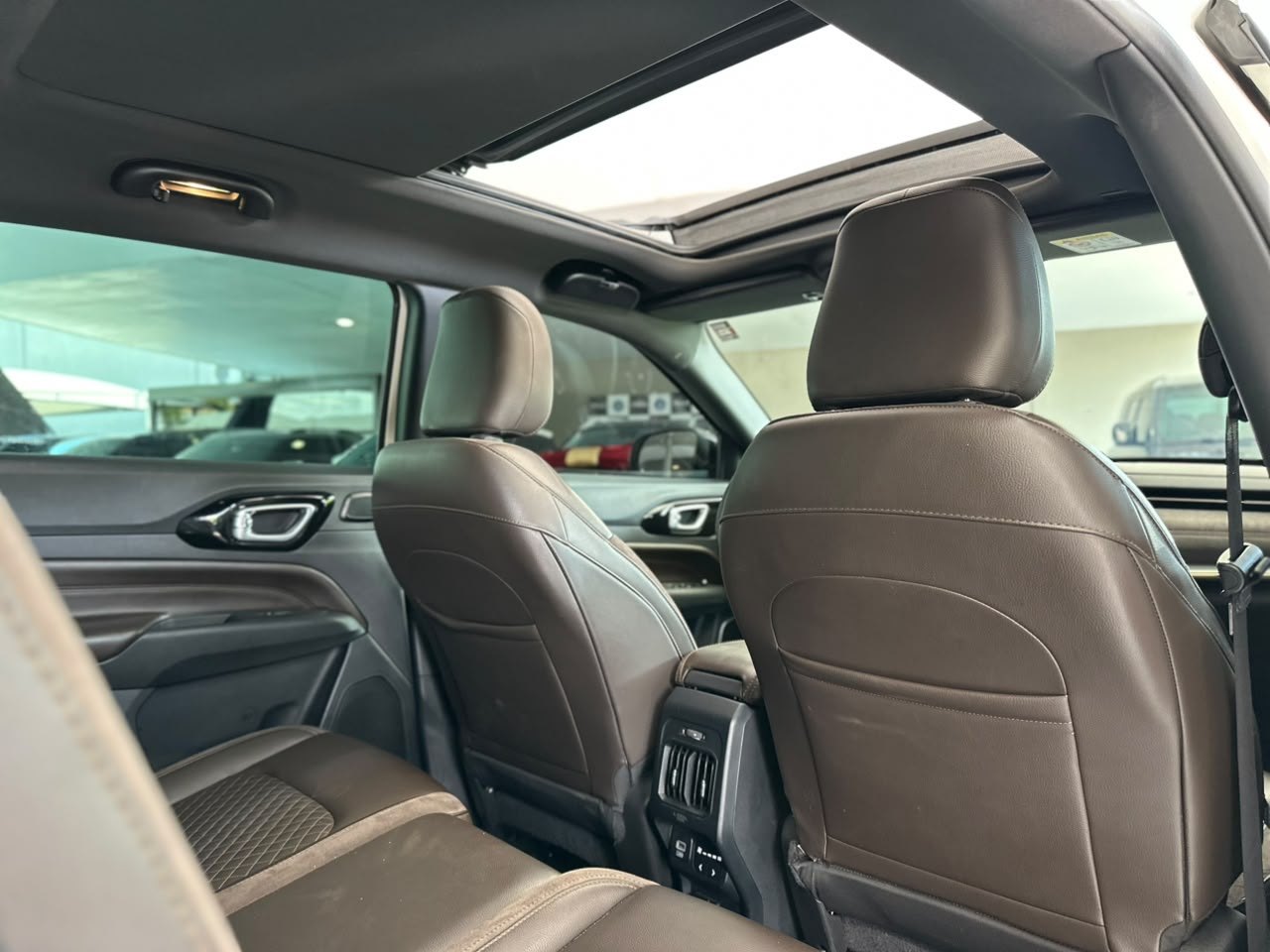 JEEP Commander 2.0 16V 4P TD380 OVERLAND 4X4 TURBO DIESEL AUTOMÁTICO AT9