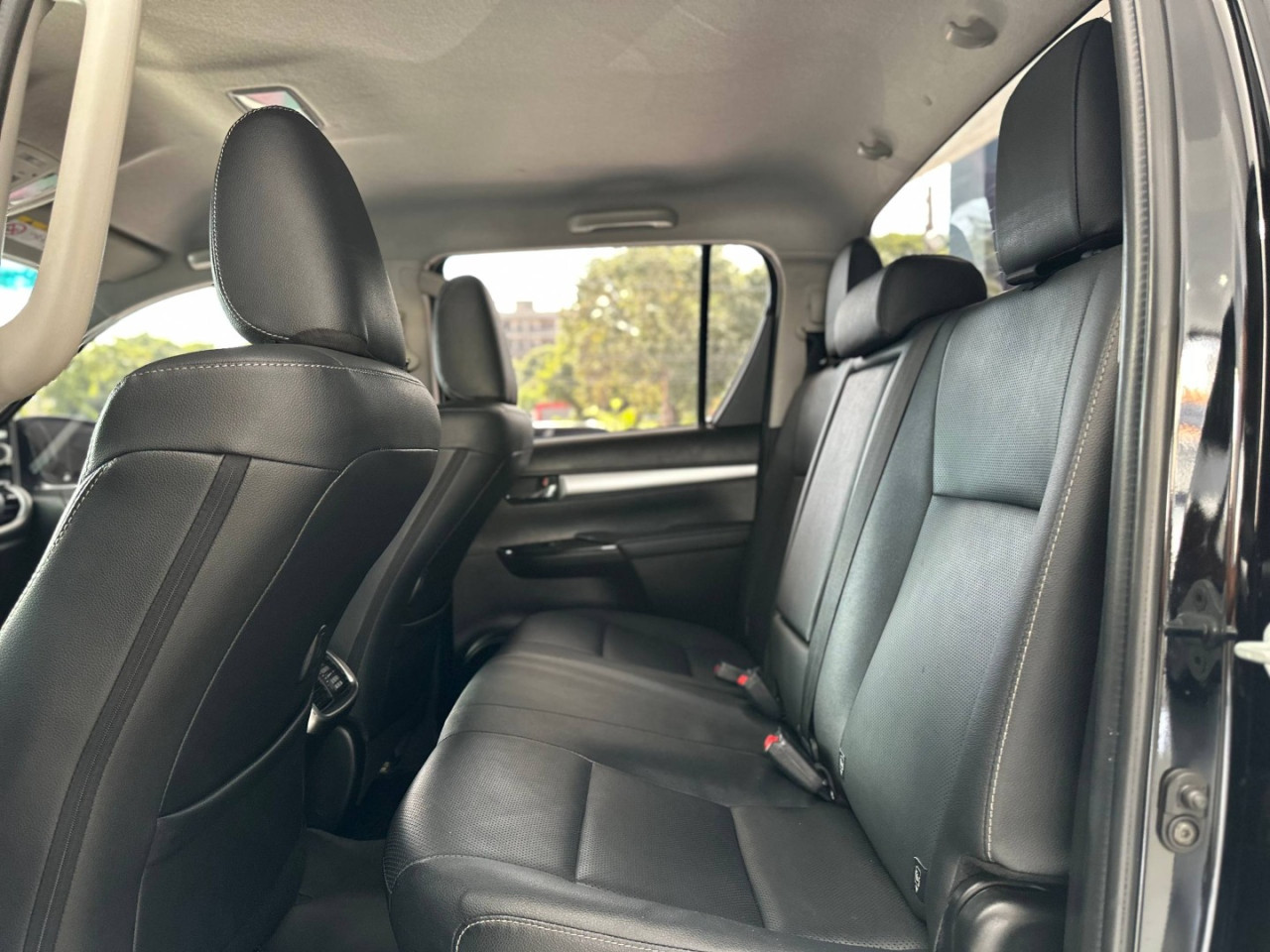 TOYOTA Hilux Caminhonete 2.8 16V SRX 4X4 TURBO DIESEL CABINE DUPLA AUTOMÁTICO