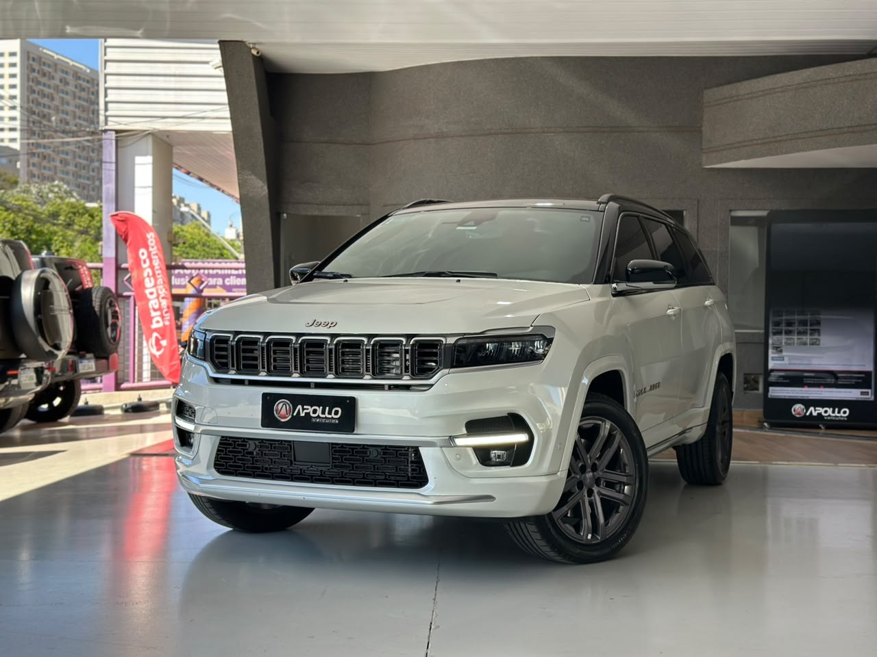Commander 2.0 16V 4P HURRICANE 4 OVERLAND TURBO 4X4 AUTOMÁTICO AT9