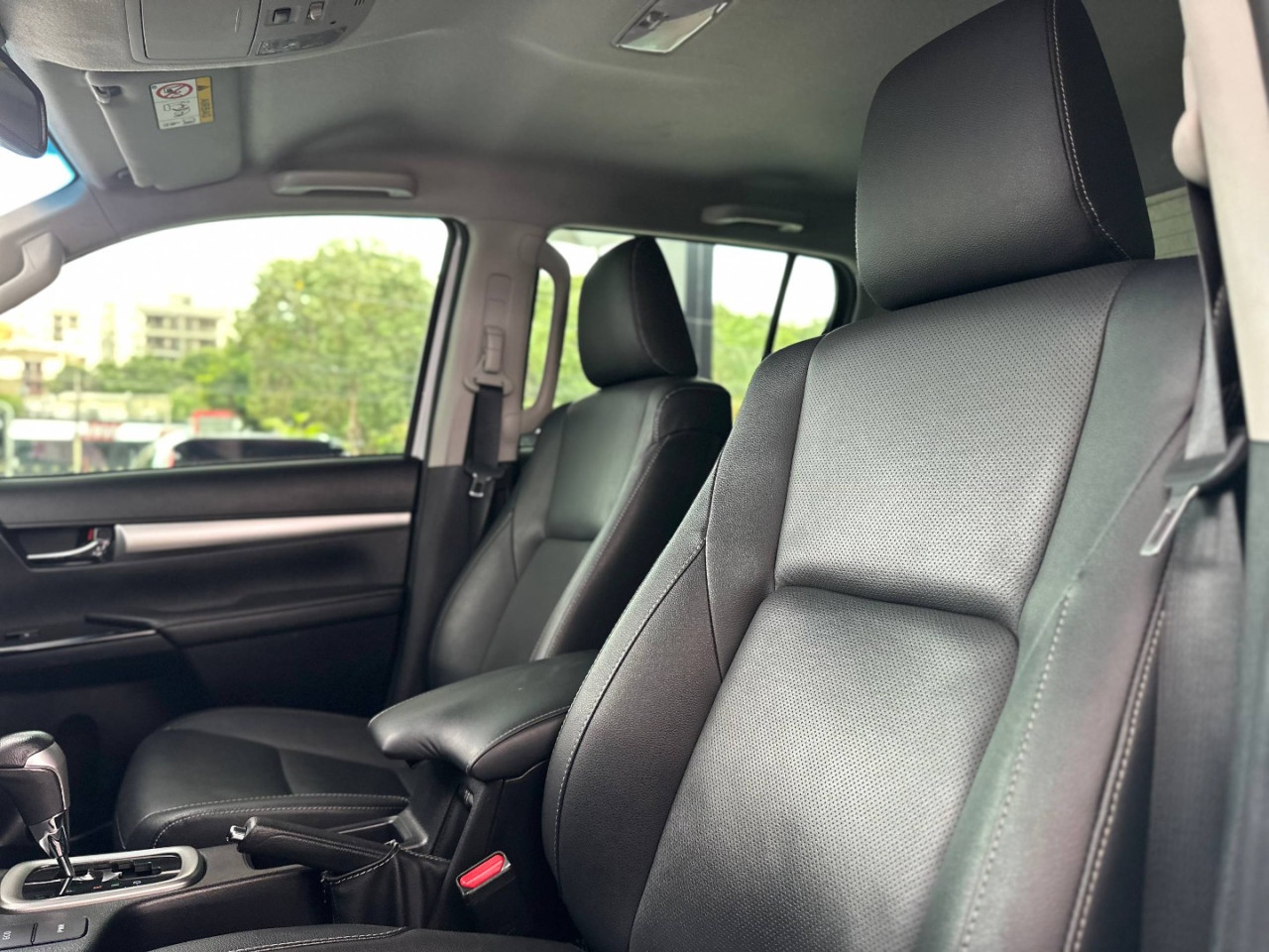 TOYOTA Hilux Caminhonete 2.8 16V SRX 4X4 TURBO DIESEL CABINE DUPLA AUTOMÁTICO