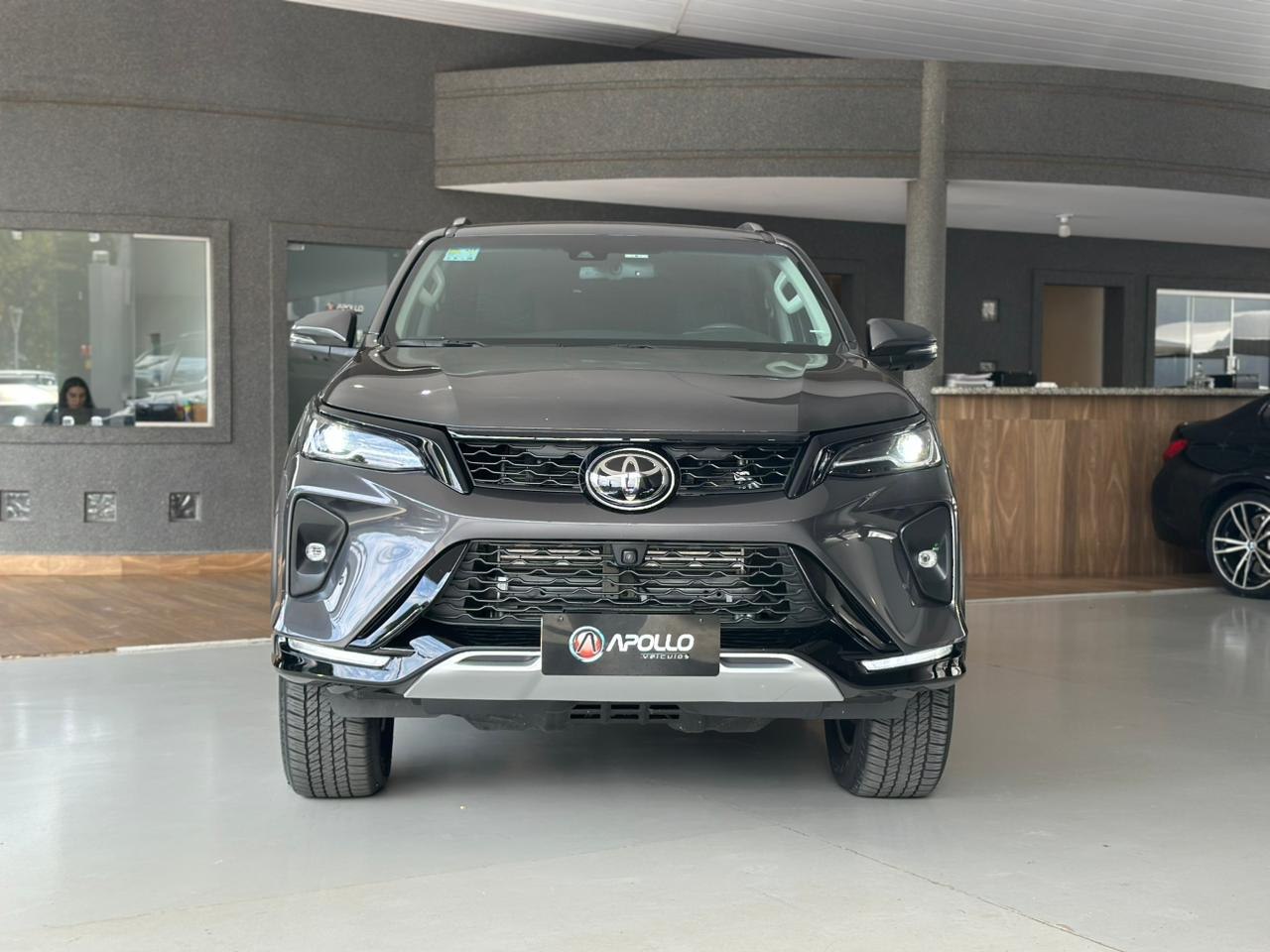 TOYOTA Hilux SW4 2.8 4P SRX 4X4 TURBO DIESEL AUTOMÁTICO