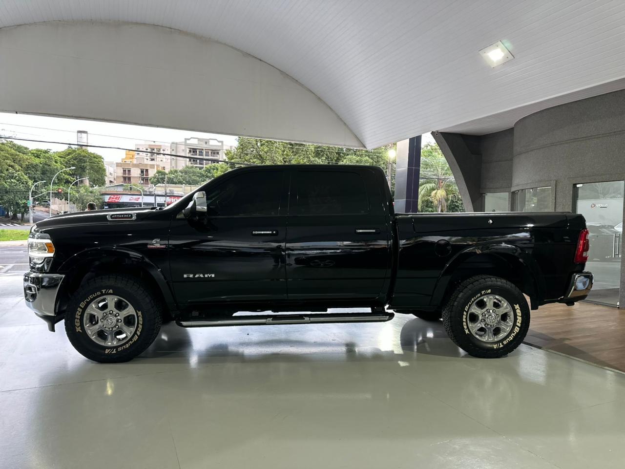 RAM 2500 6.7 I6 24V SLT CABINE DUPLA TURBO DIESEL LARAMIE 4X4 AUTOMÁTICO