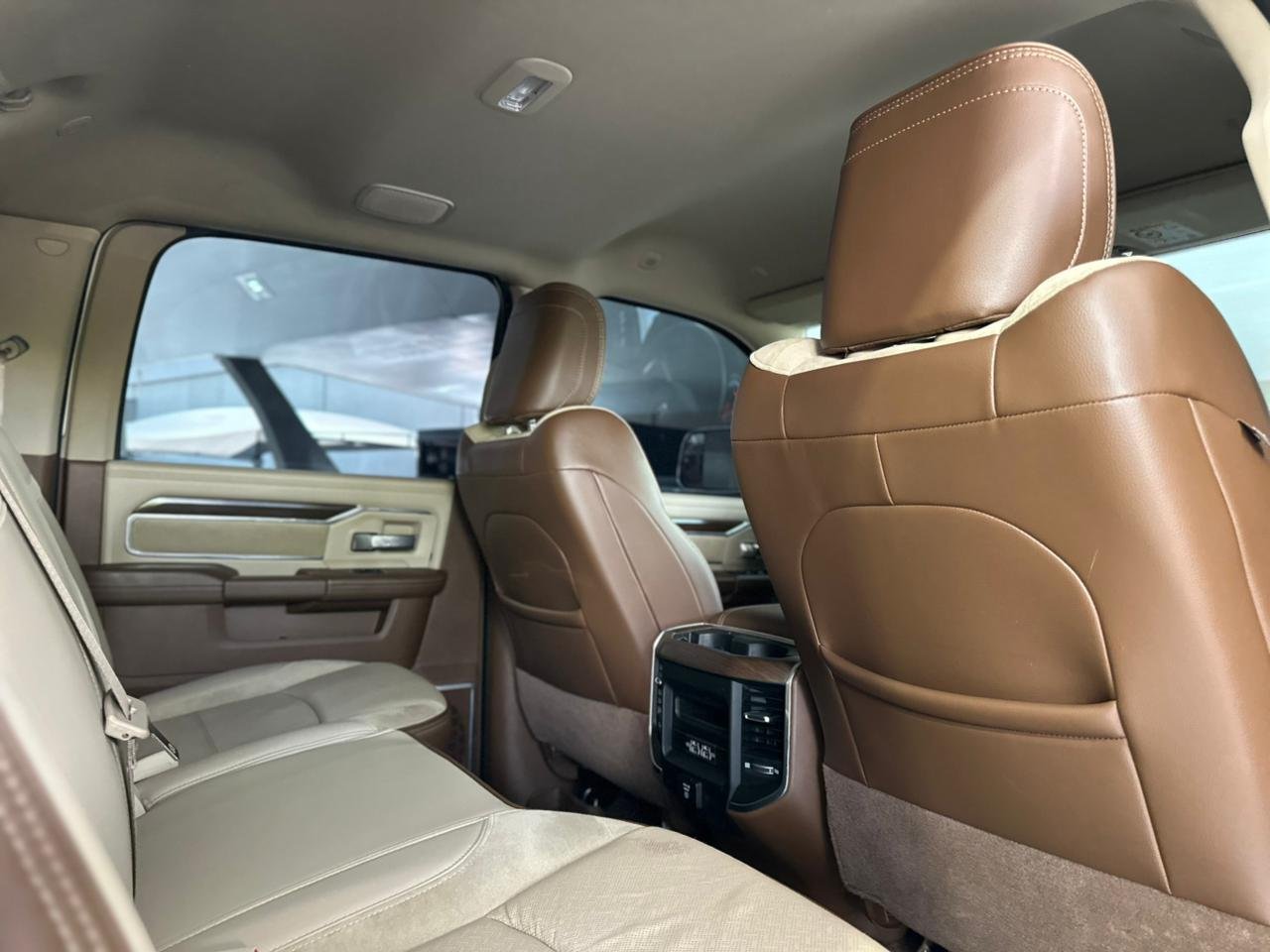 RAM 2500 6.7 I6 24V SLT CABINE DUPLA TURBO DIESEL LARAMIE 4X4 AUTOMÁTICO