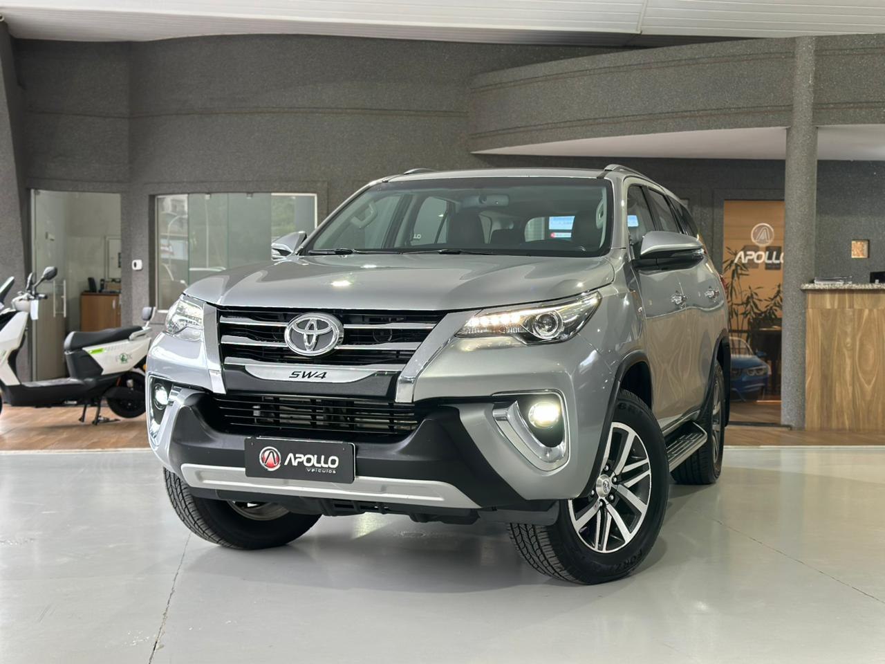 Hilux SW4 2.8 16V 4P SRX 4X4 7 LUGARES TURBO DIESEL AUTOMÁTICO