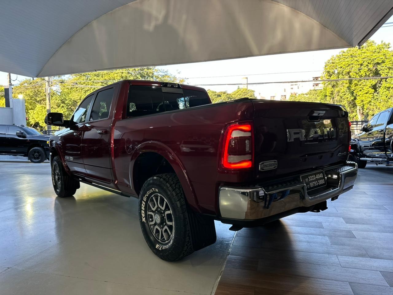 RAM 3500 6.7 I6 LIMITED LONG HORN CABINE DUPLA 4X4 TURBO DIESEL AUTOMÁTICO