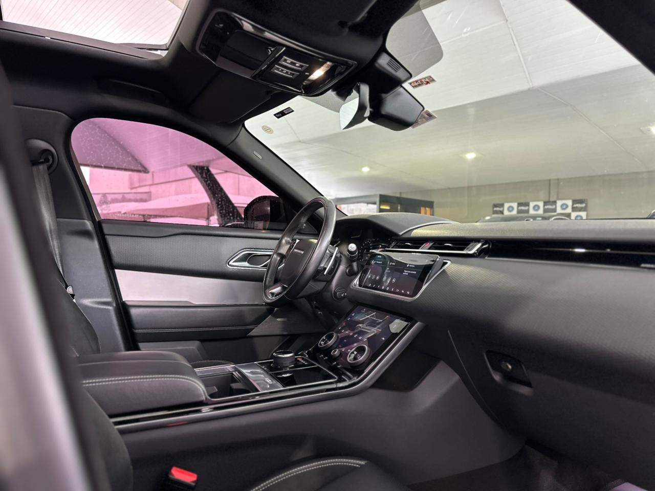 LAND ROVER Range Rover Velar 2.0 16V 4P P300 SE R-DYNAMIC AUTOMÁTICO