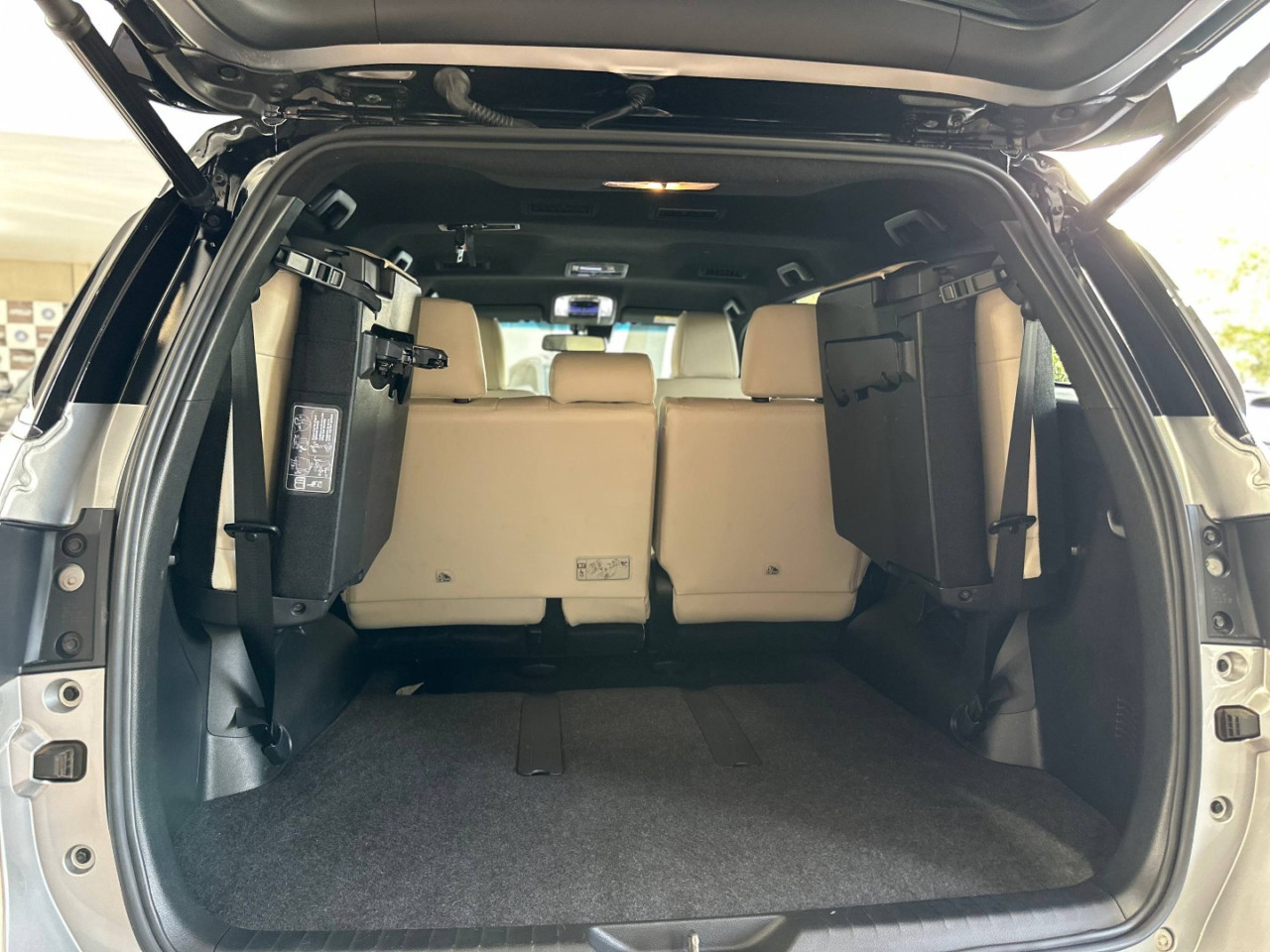 TOYOTA Hilux SW4 2.8 4P SRX 4X4 DIAMOND 7 LUGARES TURBO DIESEL AUTOMÁTICO