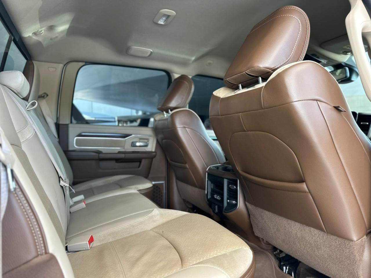 RAM 2500 6.7 I6 24V SLT CABINE DUPLA TURBO DIESEL LARAMIE 4X4 AUTOMÁTICO