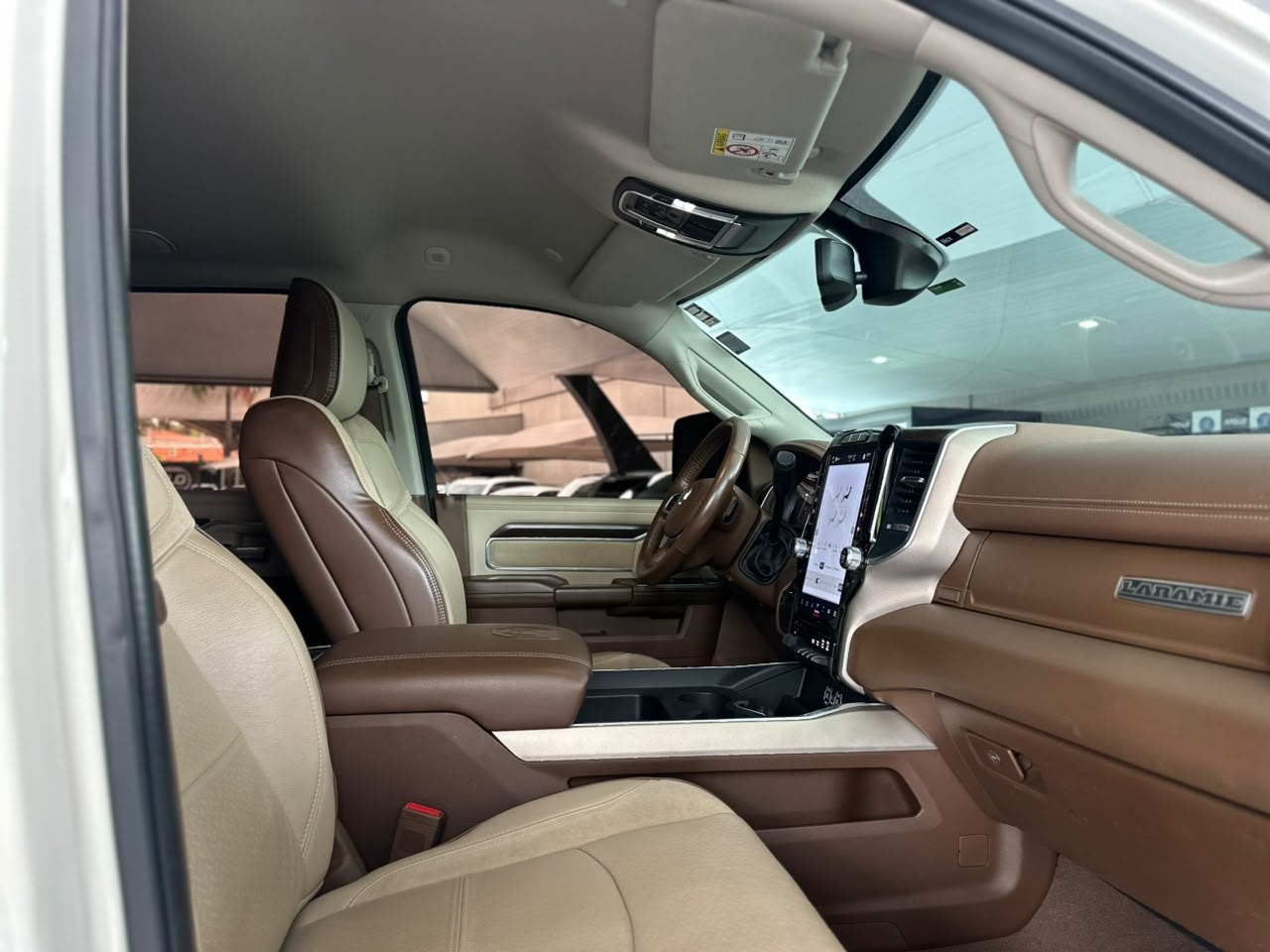 RAM 2500 6.7 I6 24V SLT CABINE DUPLA TURBO DIESEL LARAMIE 4X4 AUTOMÁTICO