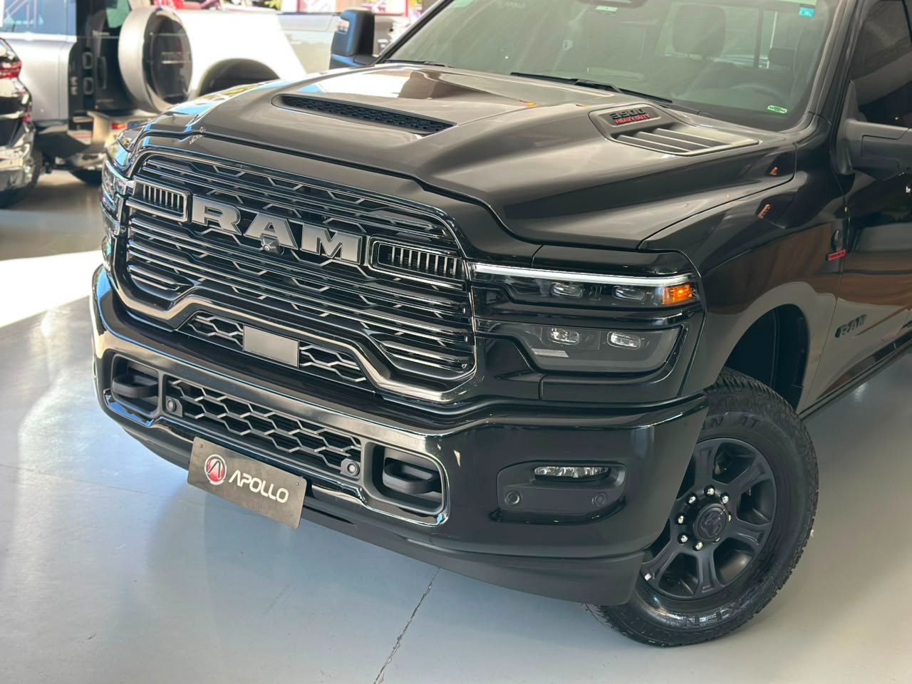 RAM 3500 6.7 I6 LARAMIE NIGHT EDITION CABINE DUPLA 4X4 TURBO DIESEL AUTOMÁTICO