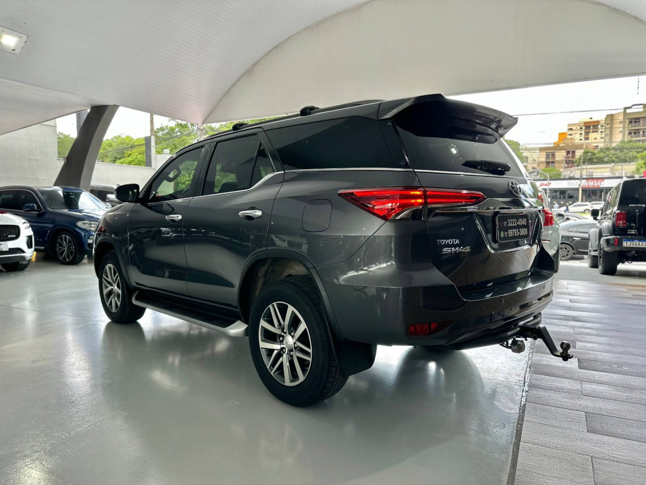 TOYOTA Hilux SW4 2.8 16V 4P SRX 4X4 7 LUGARES TURBO DIESEL AUTOMÁTICO