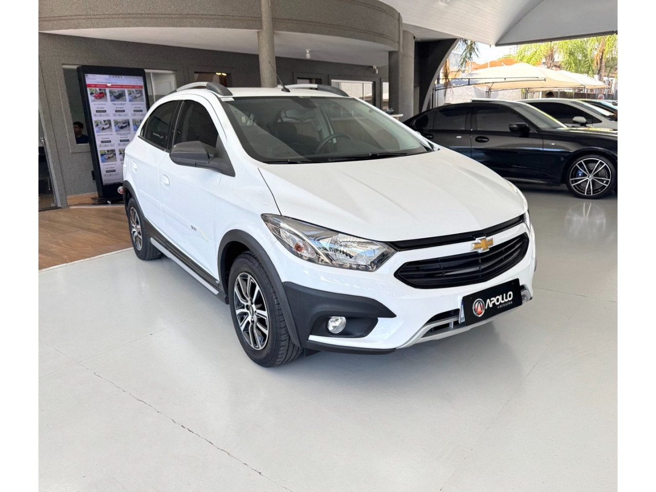 CHEVROLET Onix Hatch 1.4 4P FLEX ACTIV AUTOMÁTICO