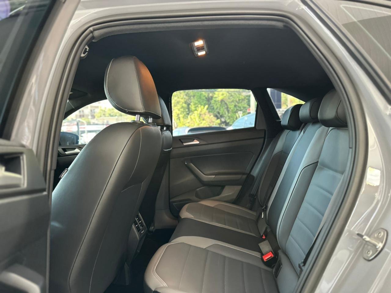 VOLKSWAGEN Nivus 1.0 4P FLEX 200 TSI HIGHLINE TURBO AUTOMÁTICO