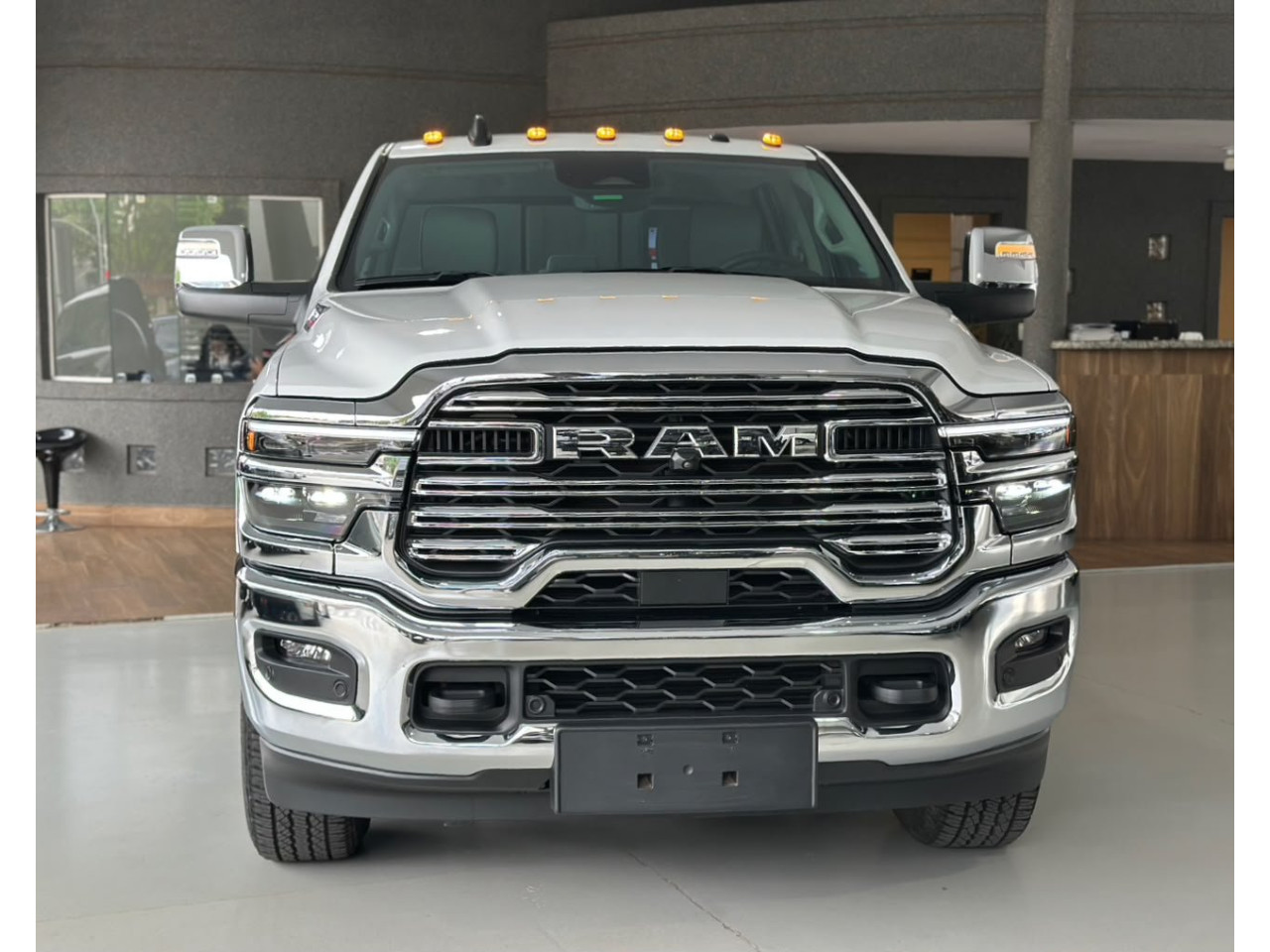 RAM 2500 6.7 I6 24V SLT CABINE DUPLA TURBO DIESEL LARAMIE 4X4 AUTOMÁTICO
