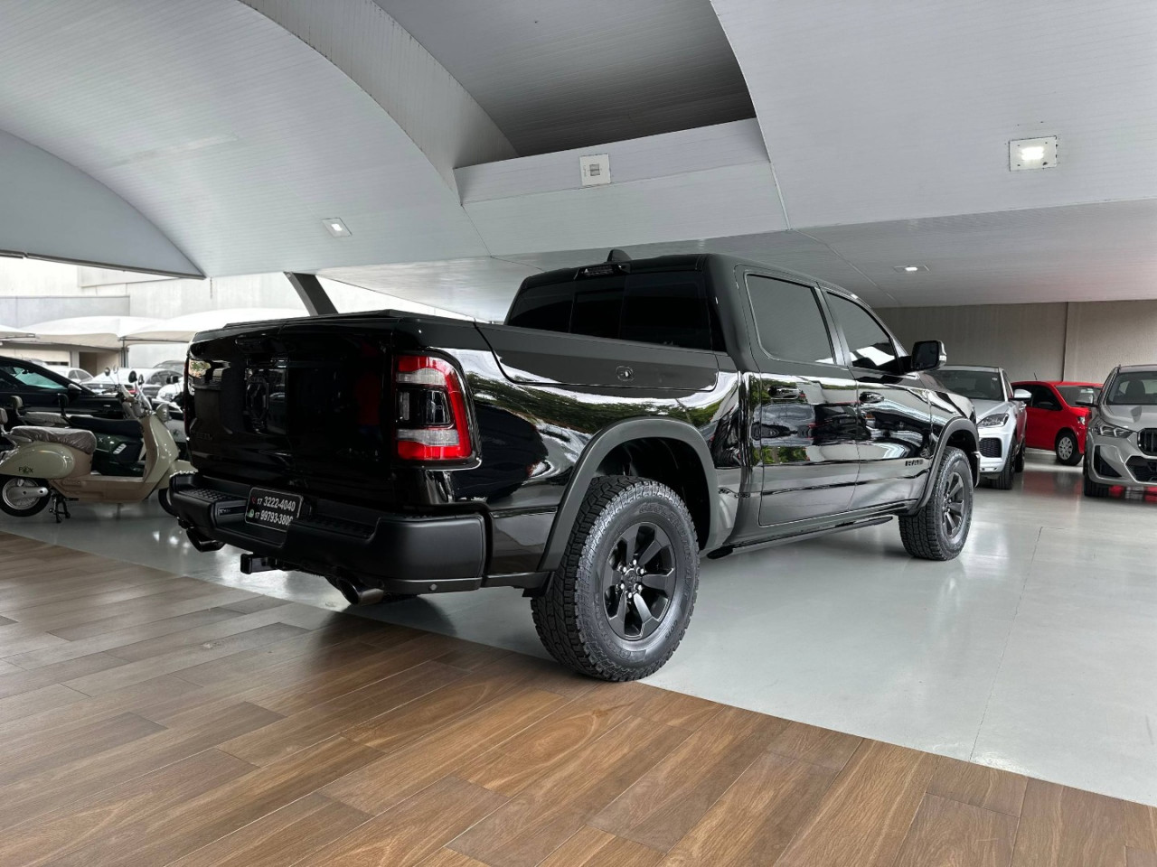 RAM 1500 5.7 V8 REBEL CABINE DUPLA 4X4 AUTOMÁTICO