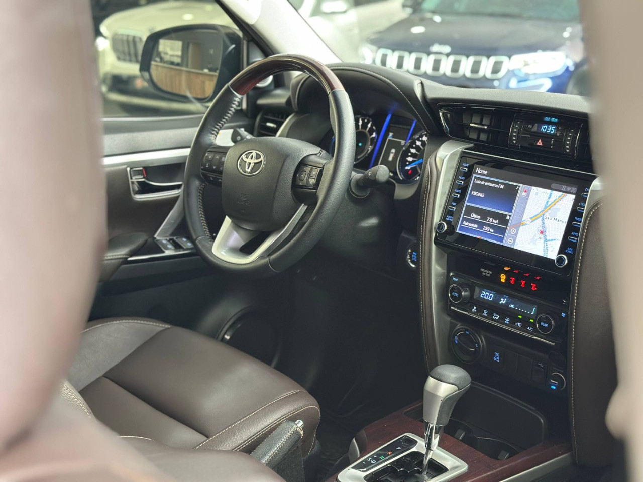 TOYOTA Hilux SW4 2.8 16V 4P SRX 4X4 7 LUGARES TURBO DIESEL AUTOMÁTICO