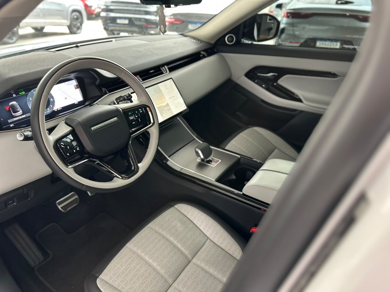 LAND ROVER Range Rover Evoque 2.0 4P FLEX P250 R-DYNAMIC HSE AWD AUTOMÁTICO