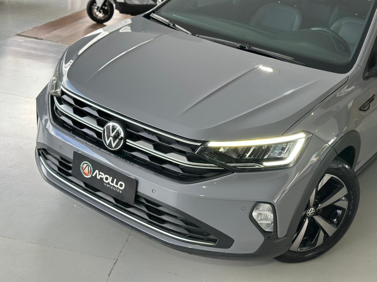 VOLKSWAGEN Nivus 1.0 4P FLEX 200 TSI HIGHLINE TURBO AUTOMÁTICO