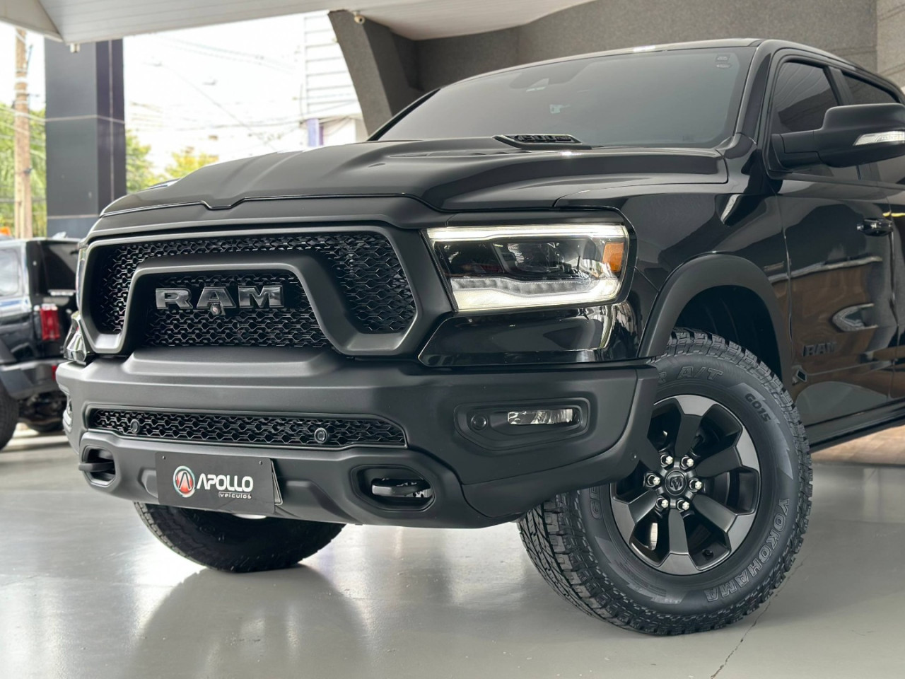 RAM 1500 5.7 V8 REBEL CABINE DUPLA 4X4 AUTOMÁTICO