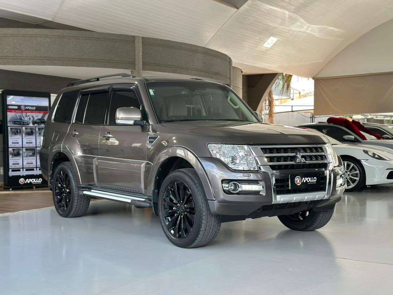 MITSUBISHI Pajero Full 3.8 V6 24V 4P HPE 4X4 AUTOMÁTICO