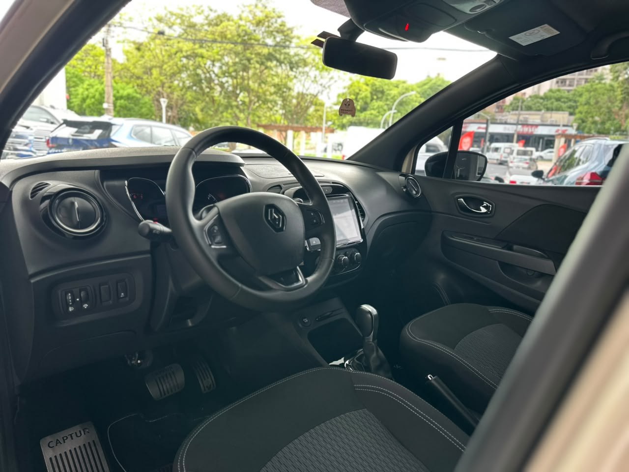 RENAULT Captur 1.6 16V 4P FLEX SCE LIFE X-TRONIC CVT