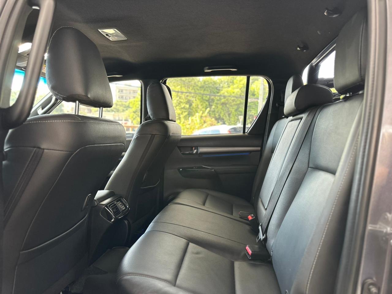 TOYOTA Hilux Caminhonete 2.8 16V SRX CONQUEST 4X4 TURBO DIESEL CABINE DUPLA AUTOMÁTICO