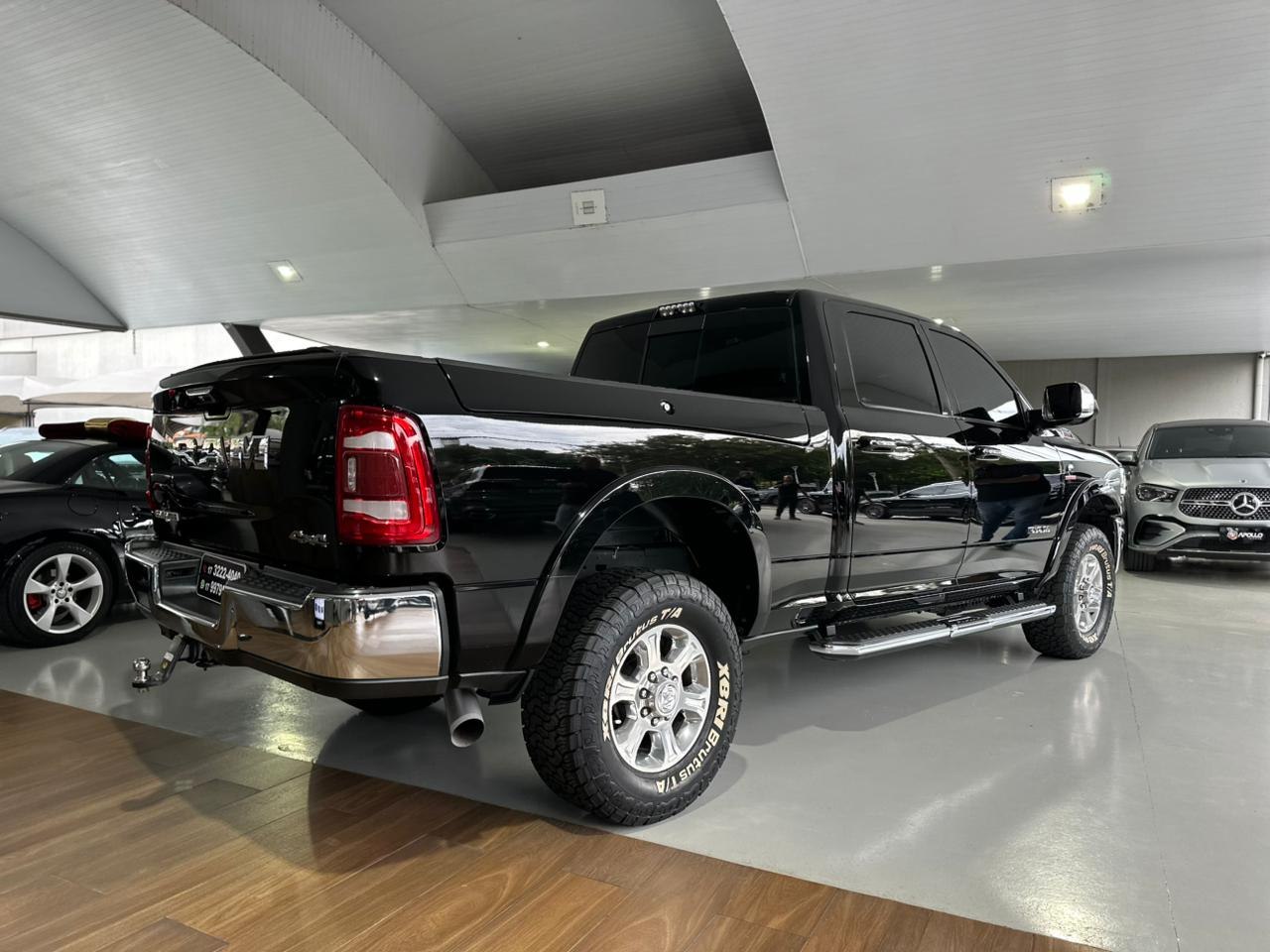 RAM 2500 6.7 I6 24V SLT CABINE DUPLA TURBO DIESEL LARAMIE 4X4 AUTOMÁTICO