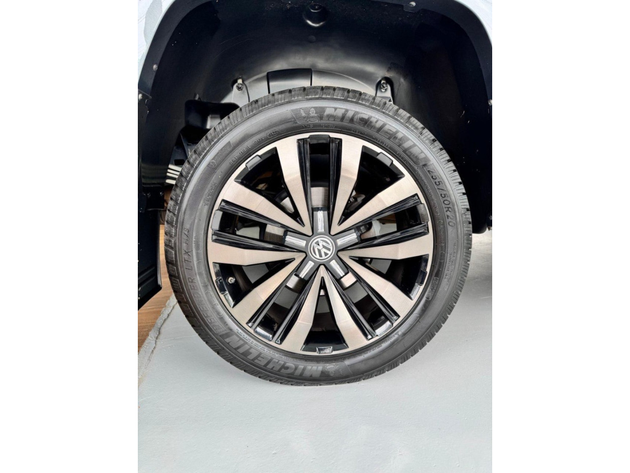 VOLKSWAGEN Amarok 3.0 V6 CABINE DUPLA HIGHLINE 4X4 TURBO INTERCOOLER AUTOMÁTICO