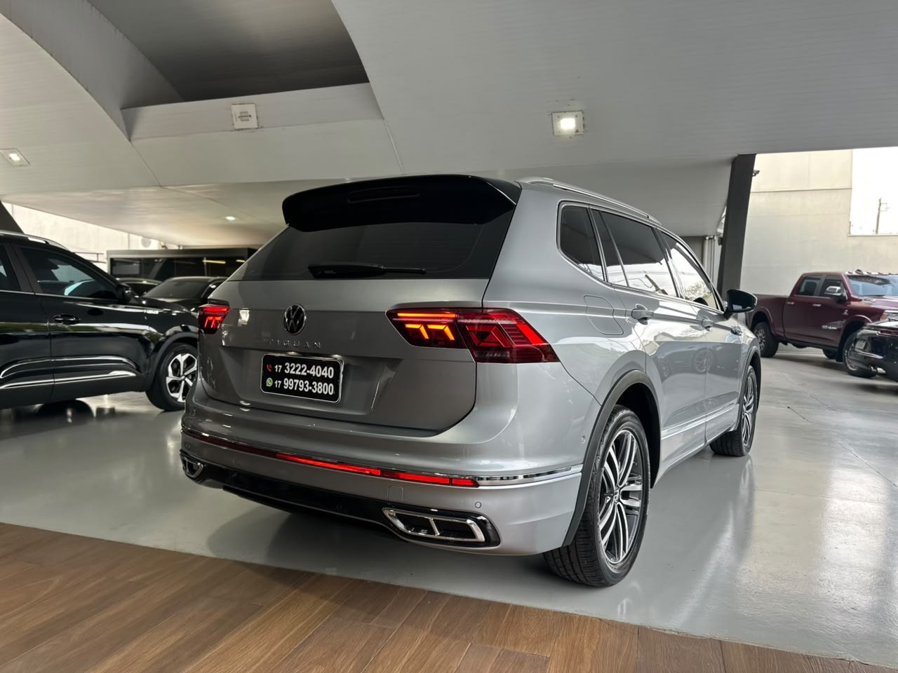 VOLKSWAGEN Tiguan 2.0 16V 4P FSI R-LINE TURBO AUTOMÁTICO