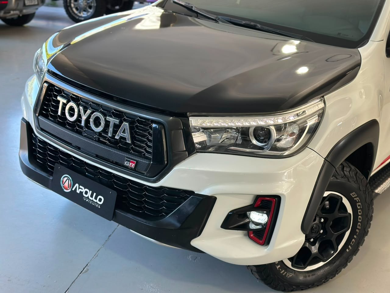 TOYOTA Hilux Caminhonete 2.8 16V GR SPORT 4X4 TURBO DIESEL CABINE DUPLA AUTOMÁTICO