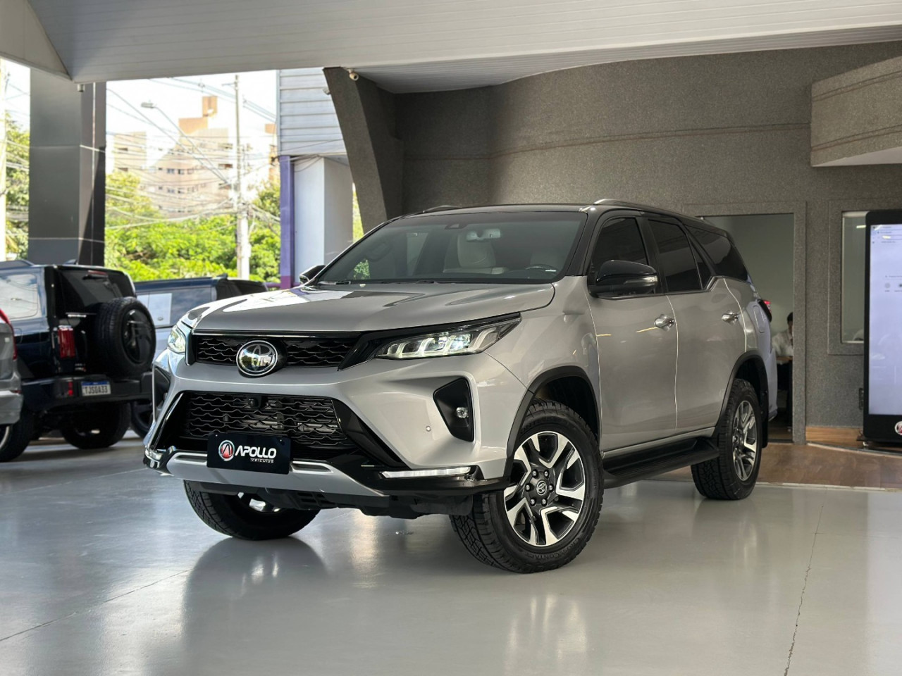 Hilux SW4 2.8 4P SRX 4X4 DIAMOND 7 LUGARES TURBO DIESEL AUTOMÁTICO