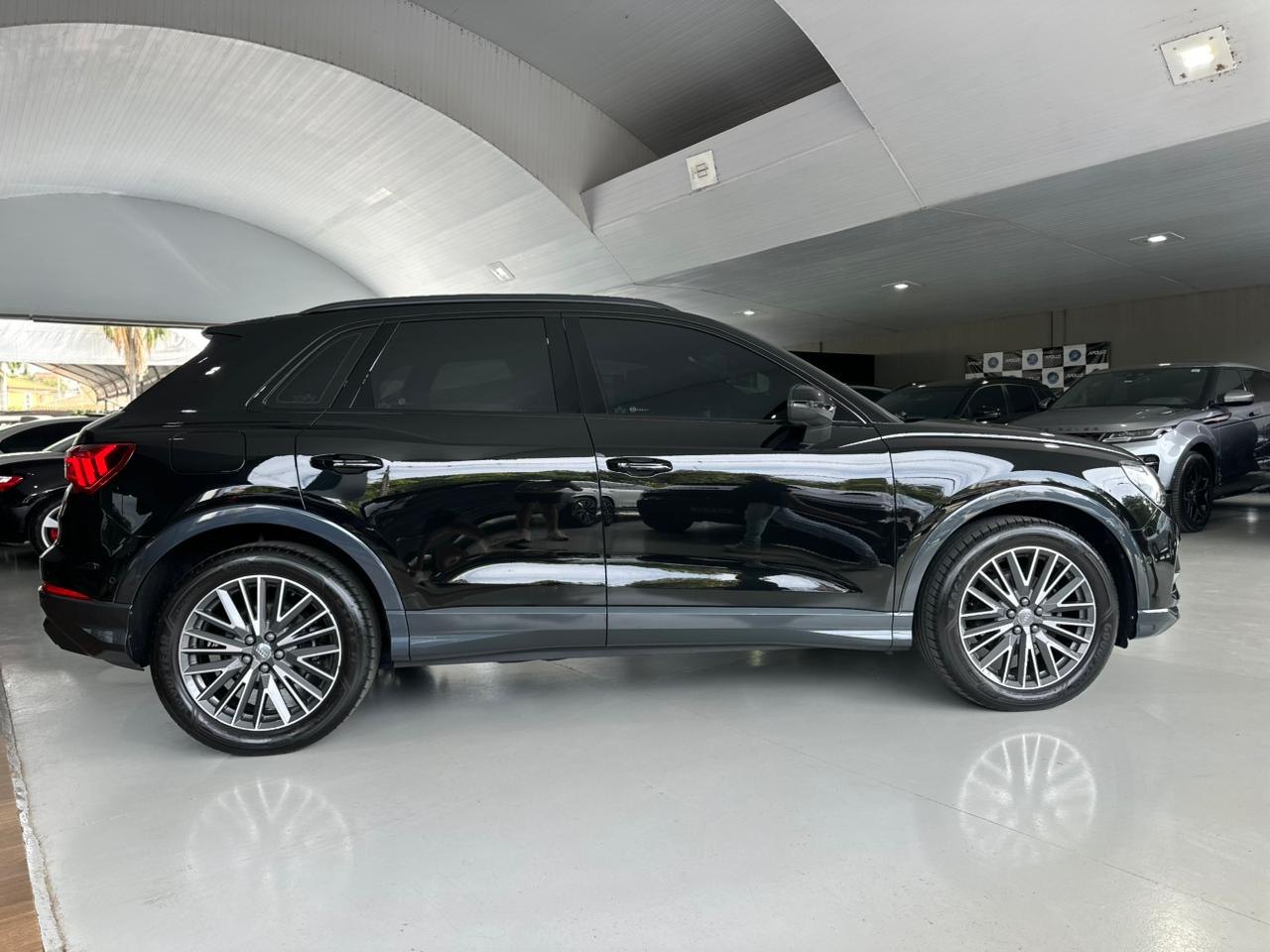 AUDI Q3 1.4 4P 35 TFSI BLACK S LINE S-TRONIC AUTOMÁTICO