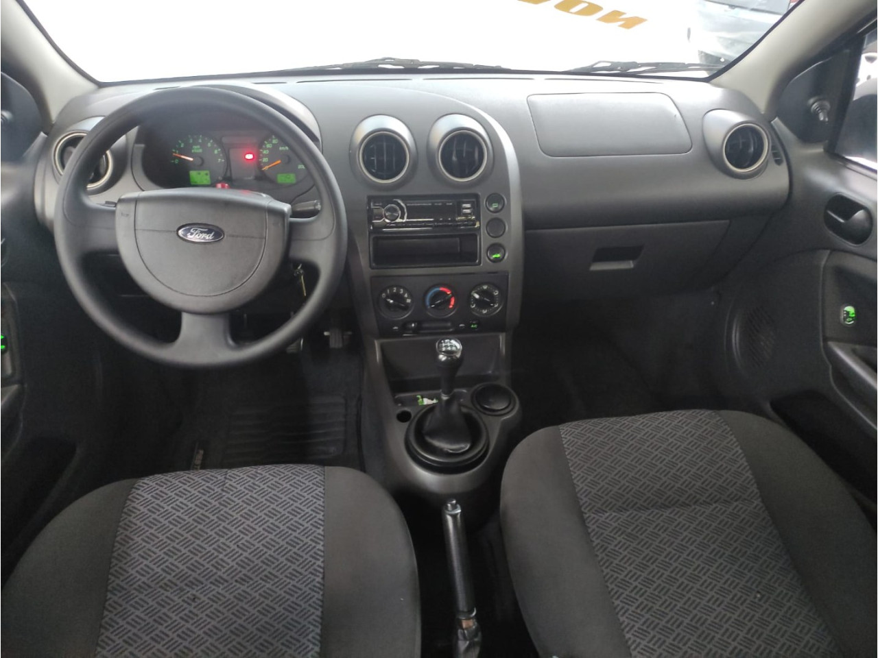 Fiesta Sedan 1.6 4P FLEX