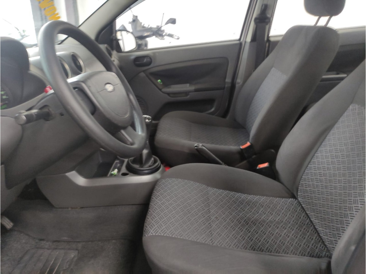 Fiesta Sedan 1.6 4P FLEX