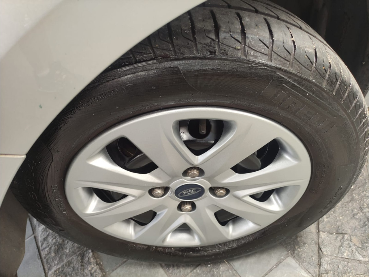Ka + Sedan 1.0 12V 4P TI-VCT SE PLUS FLEX