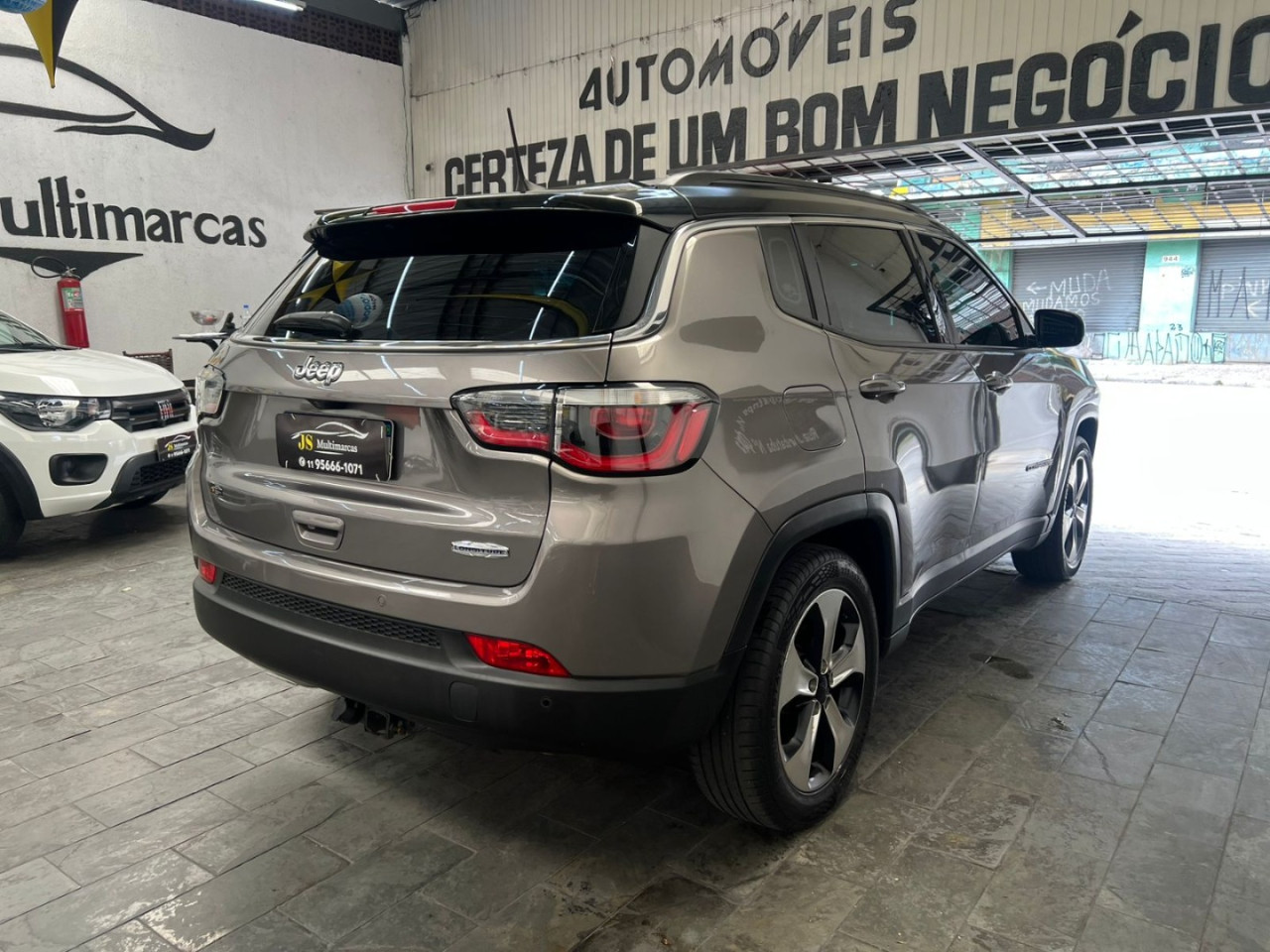 Compass 2.0 16V 4P LONGITUDE FLEX AUTOMÁTICO