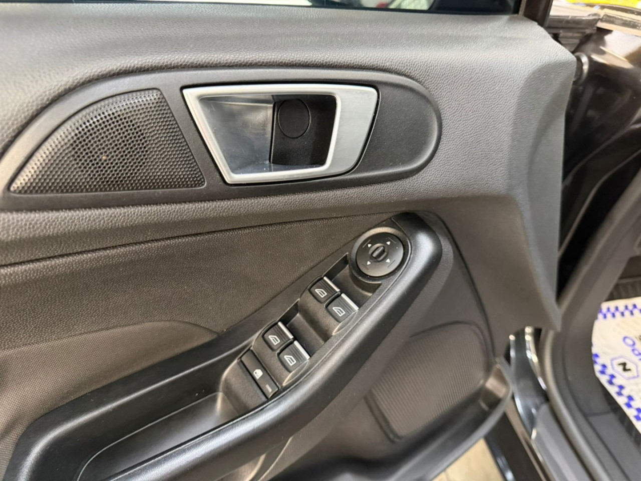 FORD Fiesta Hatch 1.6 16V 4P FLEX SE POWERSHIFT AUTOMÁTICO